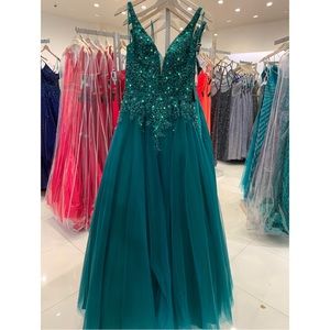 Camille La Vie Green dress size 6